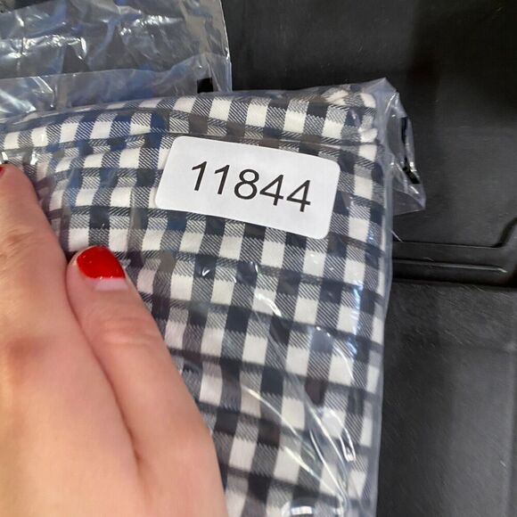 5/$45 Abbie Mags Top Women M Medium Black Plaid Full Zip  Cotton Sleeveless - Picture 9 of 9